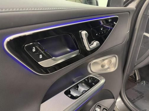 2025 Mercedes-Benz GLC 350e Base