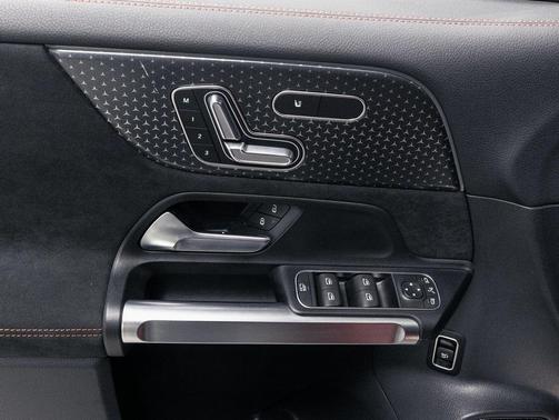 2024 Mercedes-Benz EQB 300 4MATIC