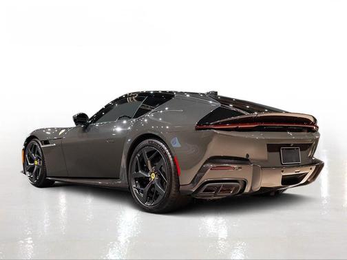 2025 Ferrari 12Cilindri Base