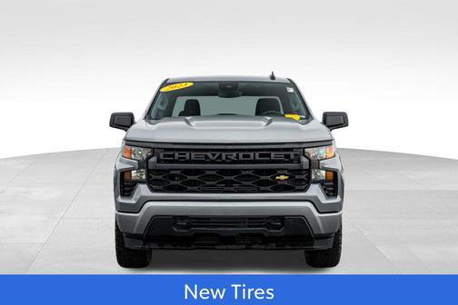 Sterling Gray Metallic 2023 Chevrolet Silverado 1500 Custom
