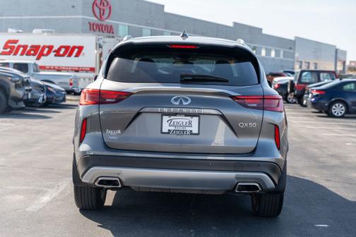 2021 INFINITI QX50 LUXE