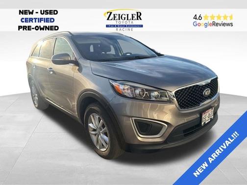 Titanium Silver 2017 Kia Sorento LX
