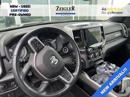 Diamond Black Crystal Pearlcoat 2022 RAM 1500 Big Horn/Lone Star