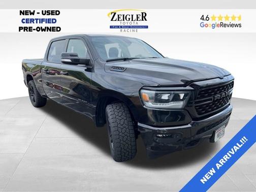 Diamond Black Crystal Pearlcoat 2022 RAM 1500 Big Horn/Lone Star