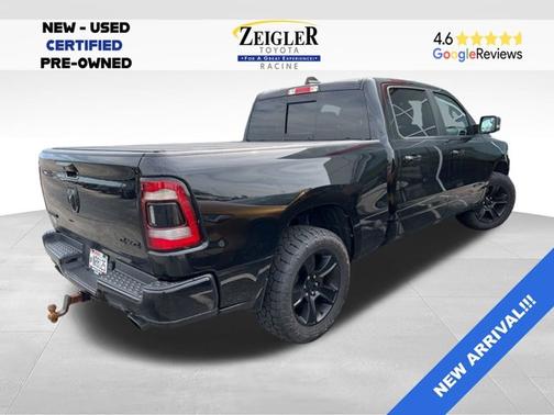 Diamond Black Crystal Pearlcoat 2022 RAM 1500 Big Horn/Lone Star