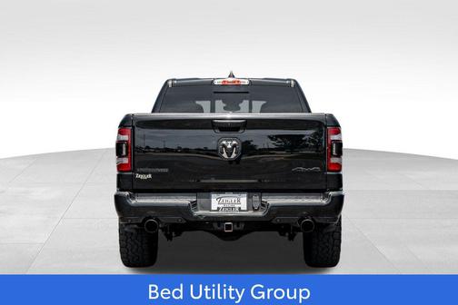Diamond Black Crystal Pearlcoat 2022 RAM 1500 Big Horn/Lone Star