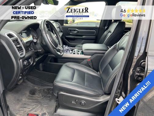 Diamond Black Crystal Pearlcoat 2022 RAM 1500 Big Horn/Lone Star