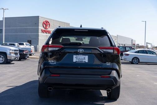 2020 Toyota RAV4 Hybrid XLE