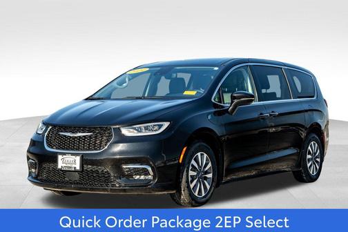 2024 Chrysler Pacifica Hybrid Select