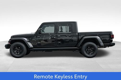 Black Clearcoat 2022 Jeep Gladiator Willys 4x4