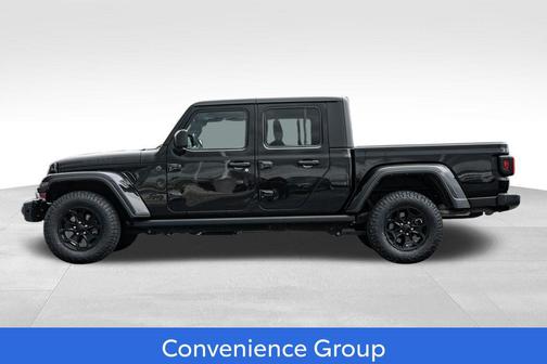 Black Clearcoat 2022 Jeep Gladiator Willys 4x4