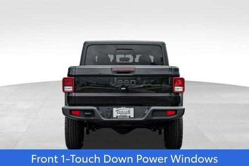 Black Clearcoat 2022 Jeep Gladiator Willys 4x4