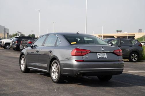 2016 Volkswagen Passat 1.8T S