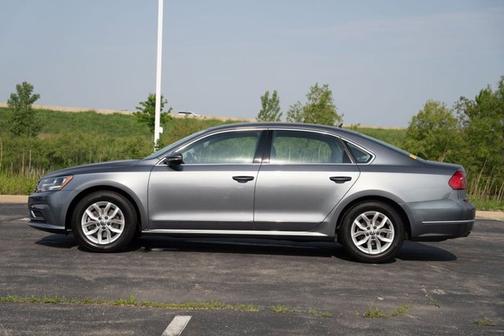 2016 Volkswagen Passat 1.8T S