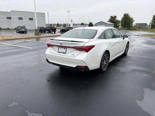 Wind Chill Pearl 2019 Toyota Avalon XSE