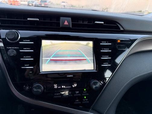 Super White 2020 Toyota Camry SE