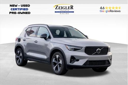 2024 Volvo XC40 B5 Plus Dark Theme