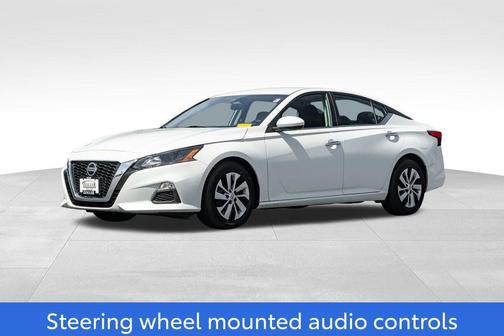Glacier White 2022 Nissan Altima S FWD