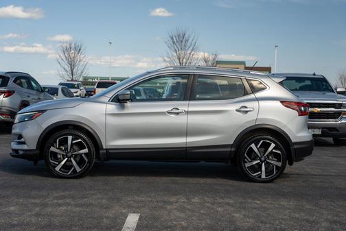 2022 Nissan Rogue Sport SL