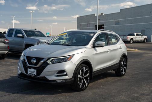 2022 Nissan Rogue Sport SL