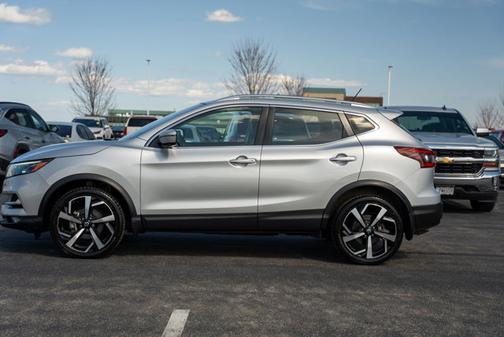 2022 Nissan Rogue Sport SL