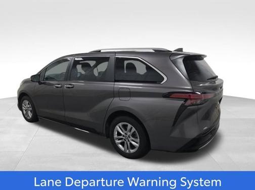 2023 Toyota Sienna Limited