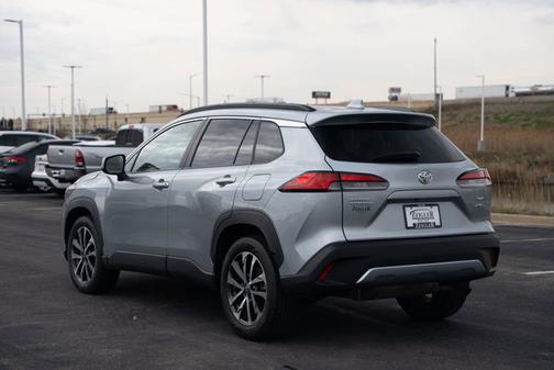 2024 Toyota Corolla Cross XLE