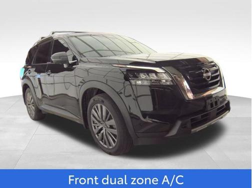 2023 Nissan Pathfinder SL 4WD