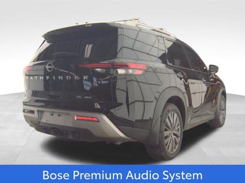 2023 Nissan Pathfinder SL 4WD