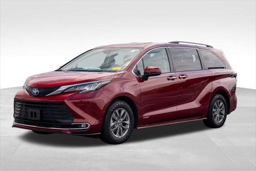 2021 Toyota Sienna XLE 7 Passenger