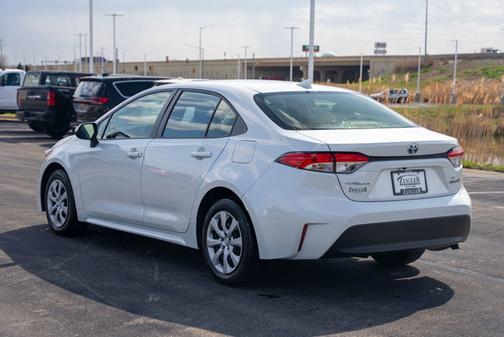 2024 Toyota Corolla Hybrid LE