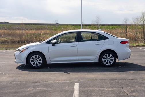 2024 Toyota Corolla Hybrid LE
