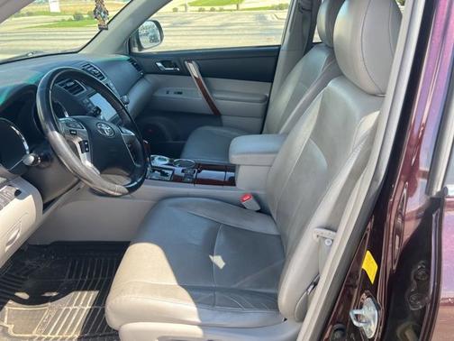 Sizzling Crimson Mica 2011 Toyota Highlander Limited