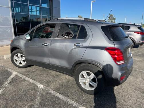 Satin Steel Metallic 2019 Chevrolet Trax LT