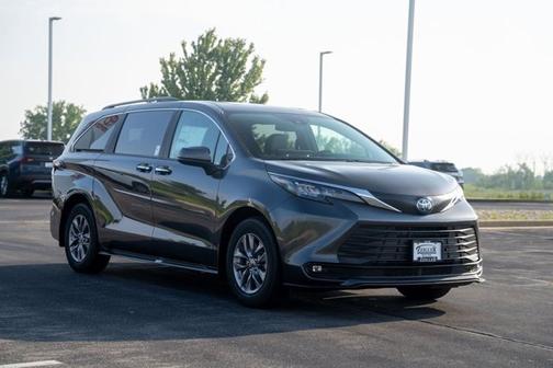 2025 Toyota Sienna XLE