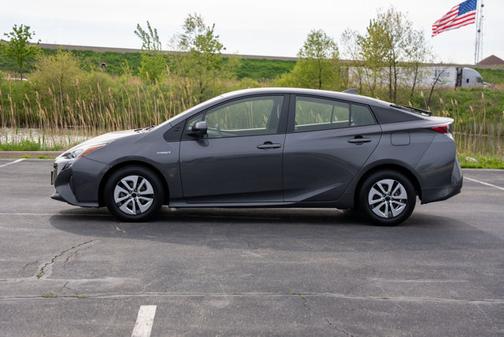 2016 Toyota Prius Two