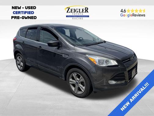 Ruby Red Metallic Tinted Clearcoat 2015 Ford Escape SE