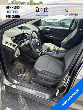 Ruby Red Metallic Tinted Clearcoat 2015 Ford Escape SE