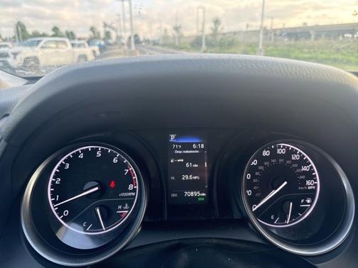 Ice Cap 2023 Toyota Camry SE