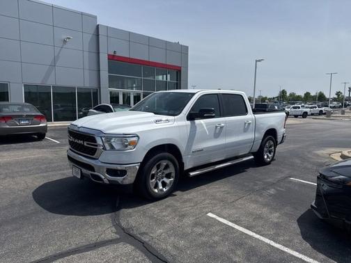 Bright White Clearcoat 2022 RAM 1500 Big Horn/Lone Star