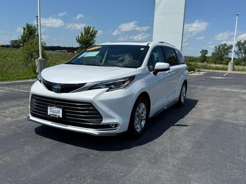 2024 Toyota Sienna Platinum