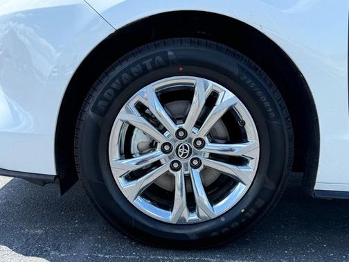2024 Toyota Sienna Platinum