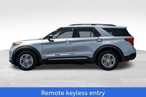 ICONIC SILVER METALLIC 2022 Ford Explorer XLT