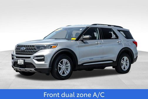 ICONIC SILVER METALLIC 2022 Ford Explorer XLT