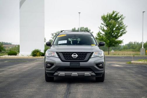 2020 Nissan Pathfinder SV