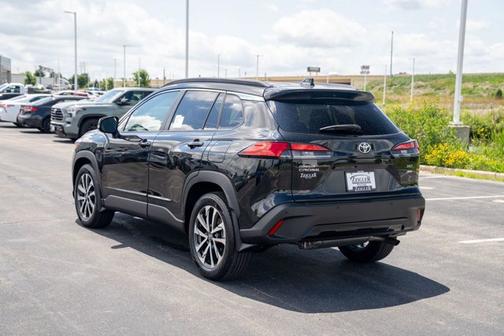 2025 Toyota Corolla Cross XLE