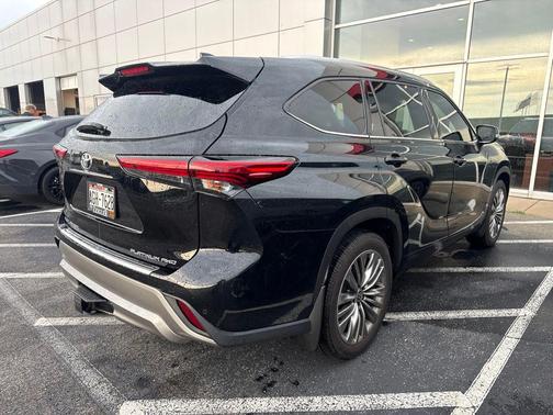 Midnight Black Metallic 2021 Toyota Highlander Platinum