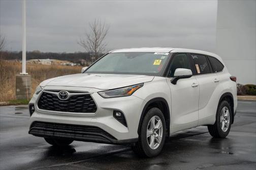 2024 Toyota Highlander LE