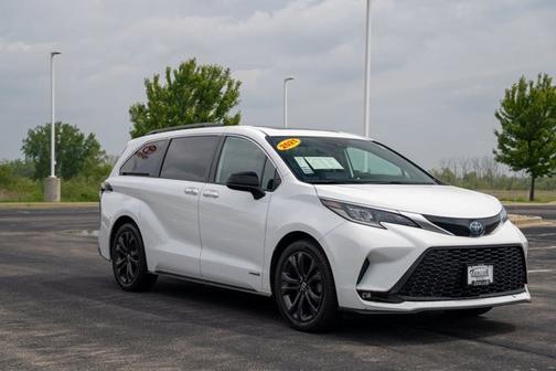 2021 Toyota Sienna XSE 7 Passenger