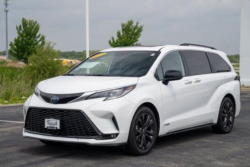 2021 Toyota Sienna XSE 7 Passenger